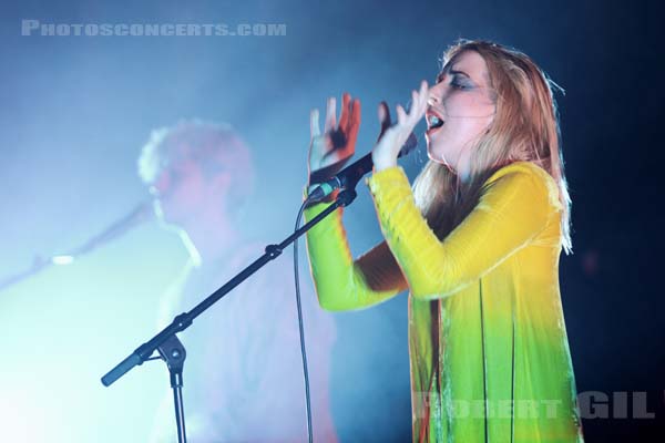 AUSTRA - 2017-03-31 - PARIS - Le Trianon - 